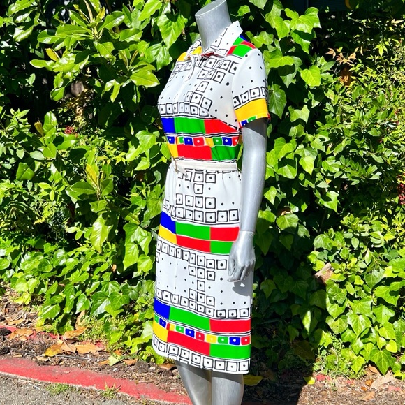 1960s Honeycomb Mod Primary Colored Cubic Print Shirt Dress - Picture 3 of 10